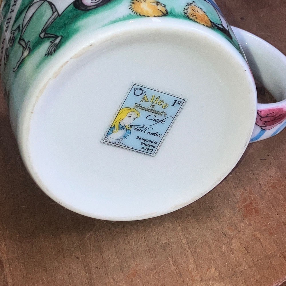 Alice in Wonderland English ceramic Mug by Paul Cardew vintage 2010 - Picture 6 of 16